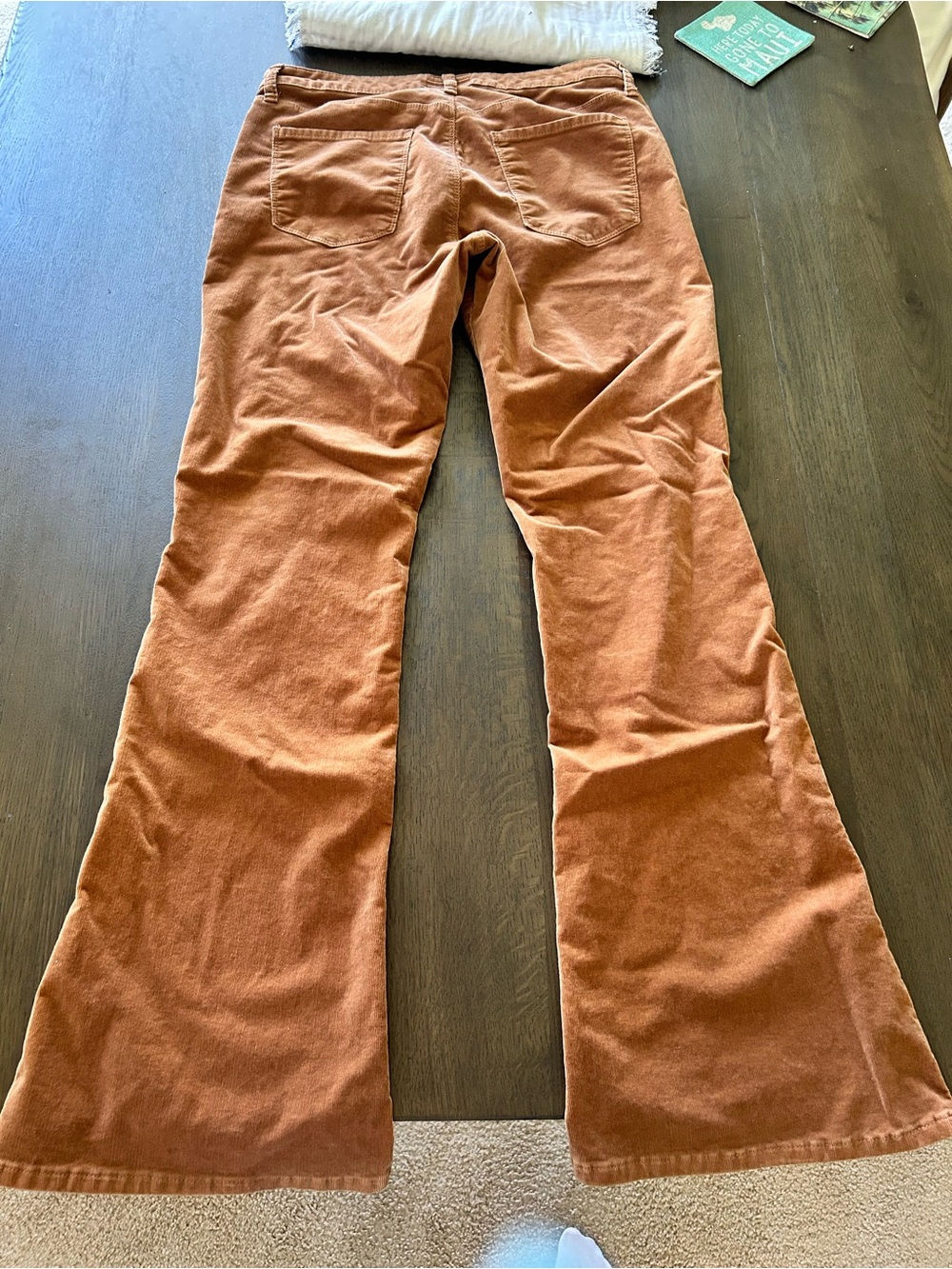 Kut from the Kloth Ana high rise fab ab flare corduroy pants in butterscotch - Picture 11 of 13
